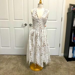 Dress the Population appliqué palm leaf dress